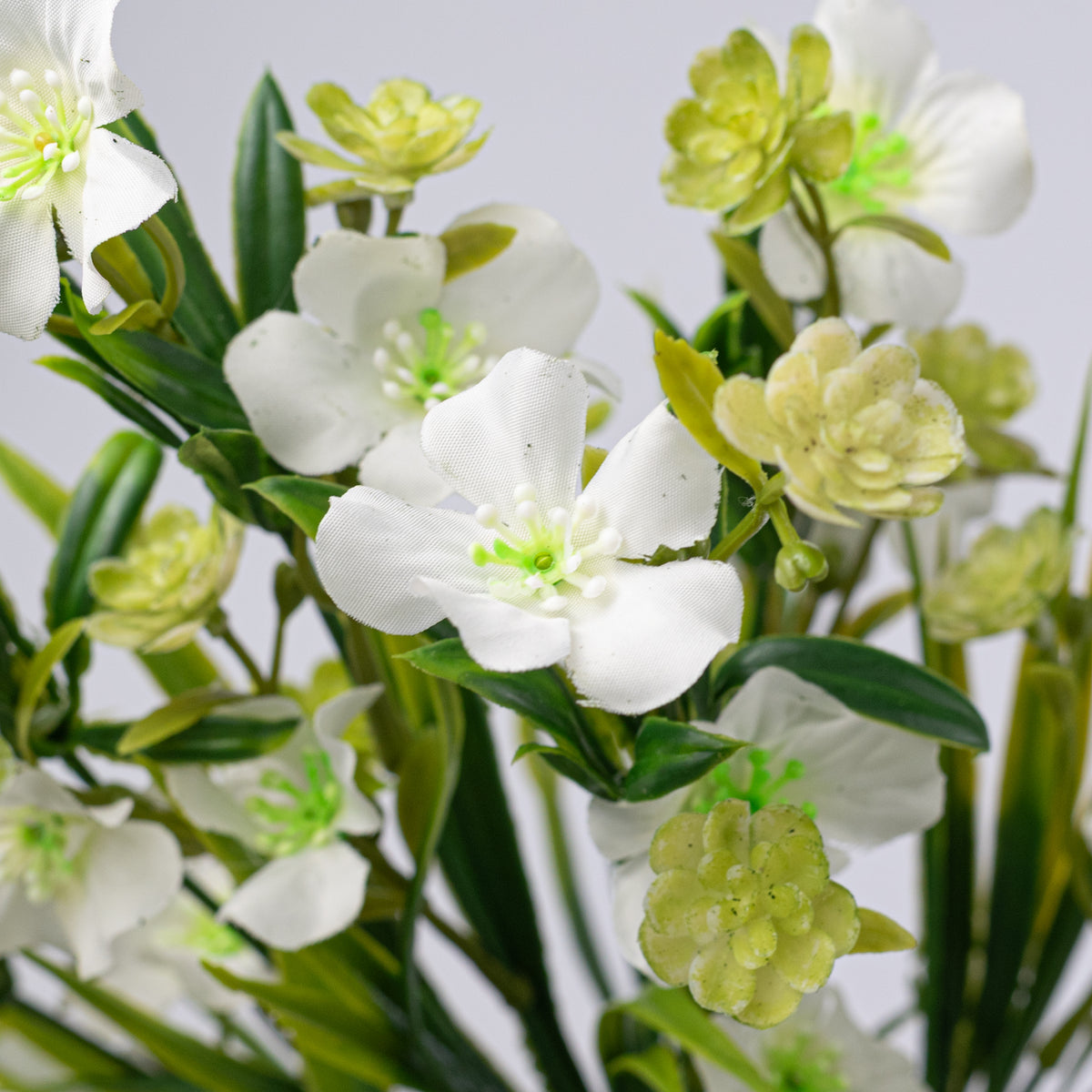 17â Wildflower Filler Bush: White Cream (9 Stem) Lifestyle Photo