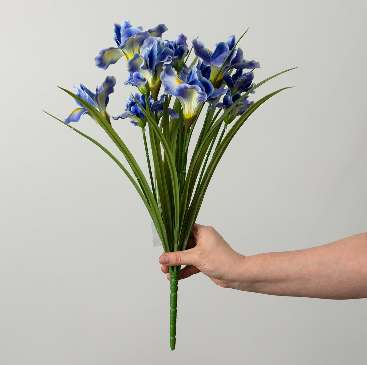20" Artificial Iris Bush: Blue (12 Stem) detail photo 3