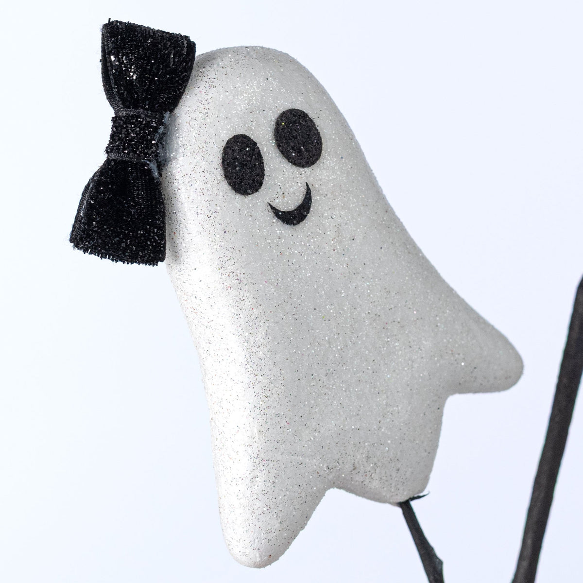 26" Cute Bow Ghosts Spray: White Lifestyle Photo