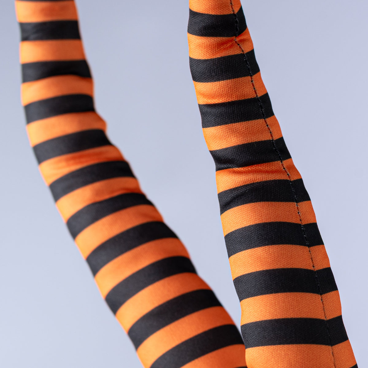30" Stripe Fabric Horn Spray: Black & Orange detail photo 4