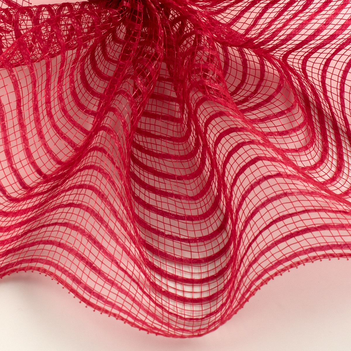 10" Breeze Mesh: Red Lifestyle Photo