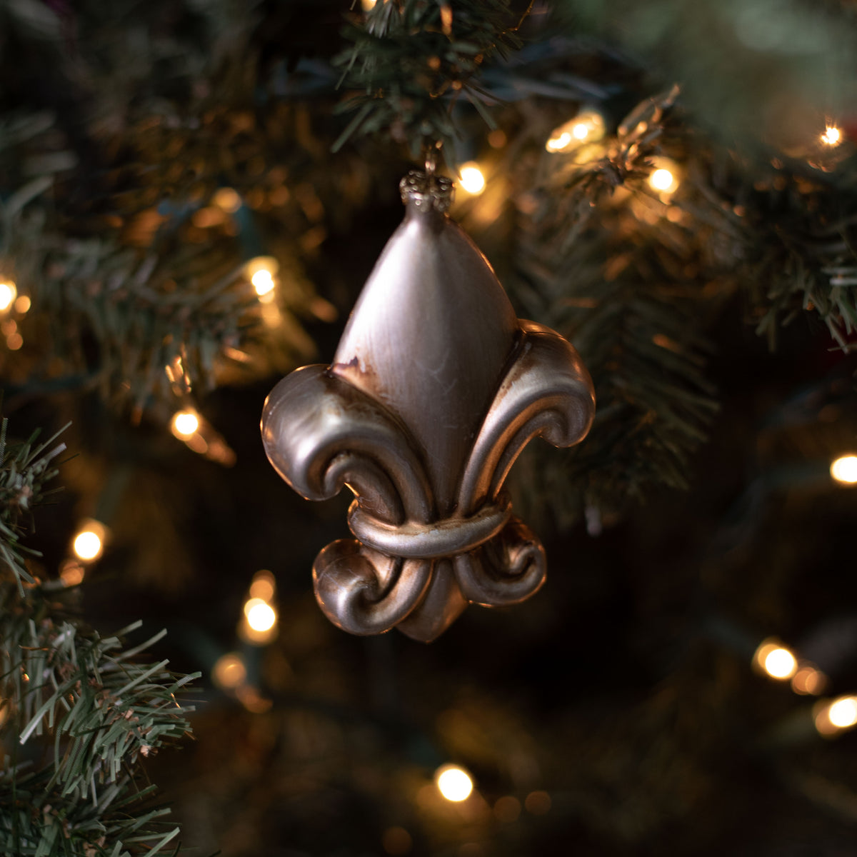 5" Fleur de Lis Ornaments: Umber Gold (Box of 4) detail photo 3