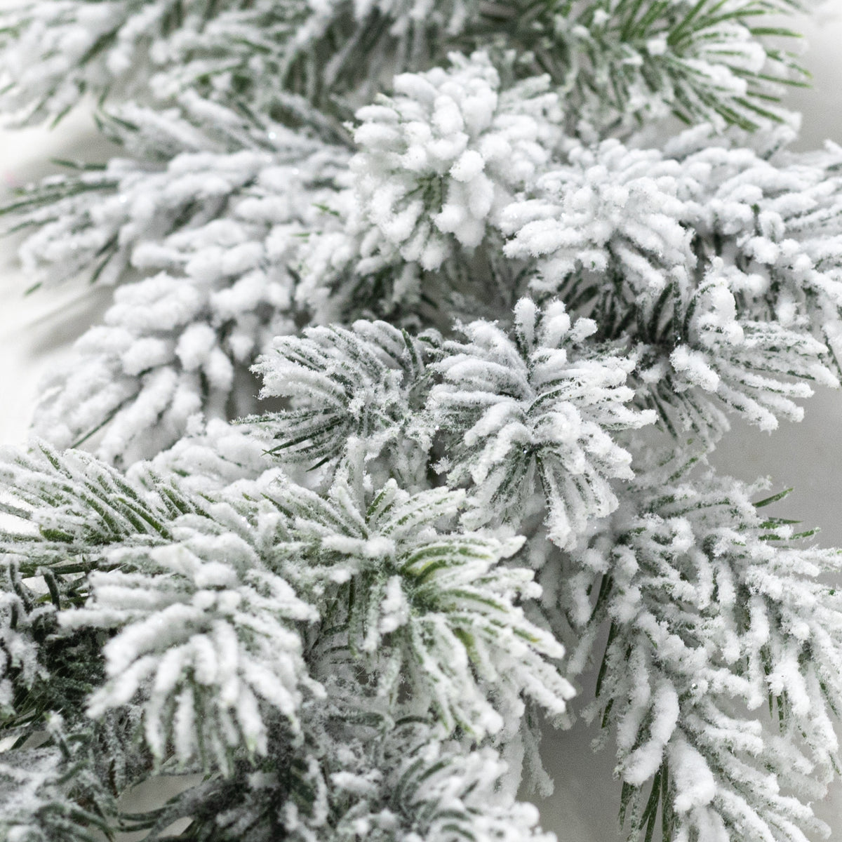 6' Flocked Spruce Garland detail photo 6
