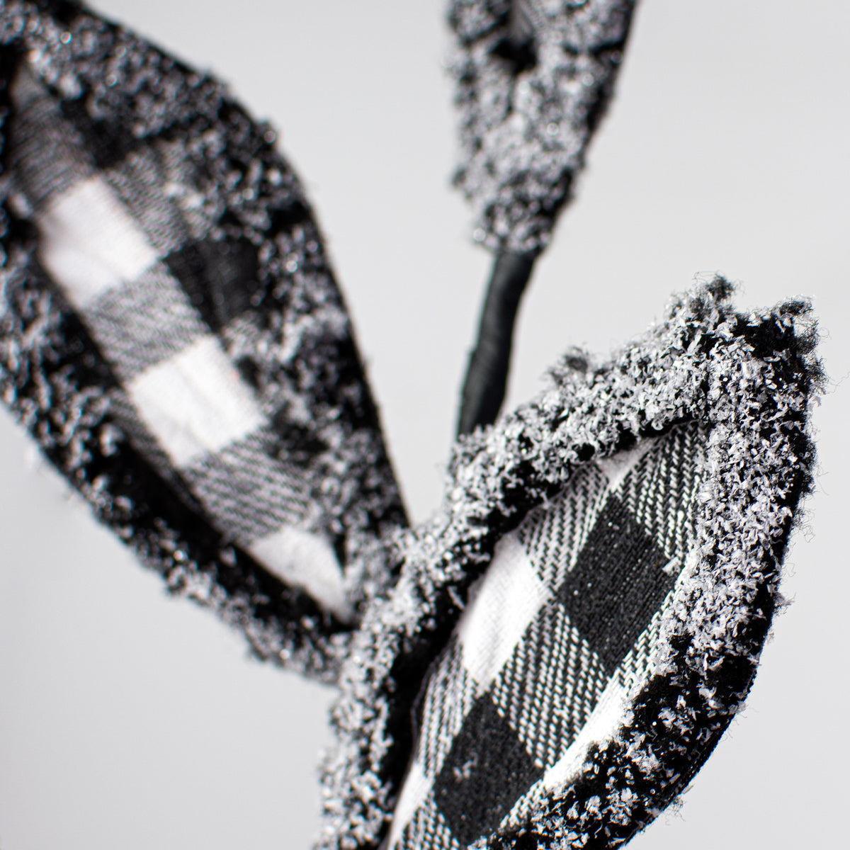 26" Frosted Check Leaf Spray: Black & White Lifestyle Photo