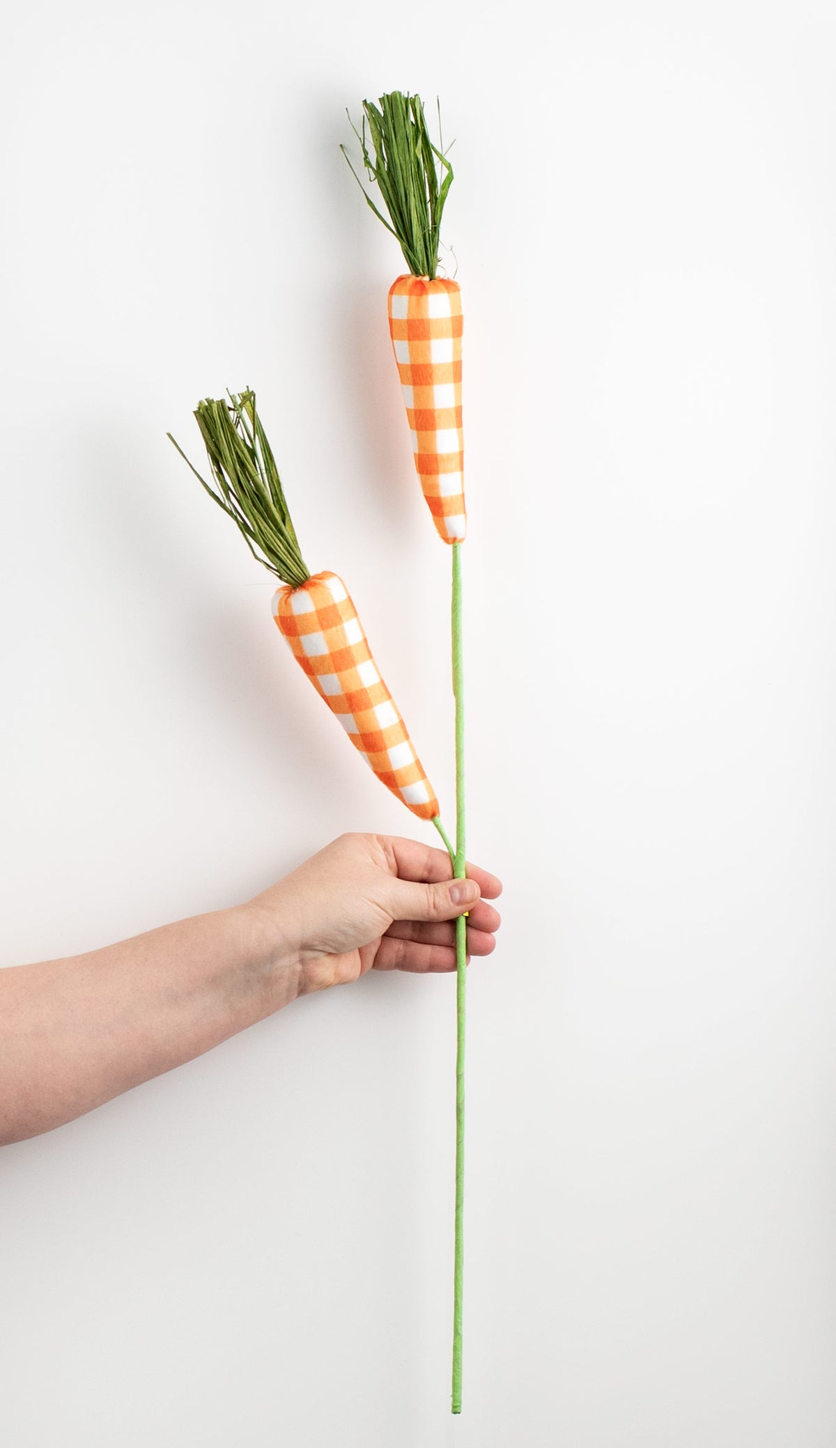 28" Gingham Carrot Spray: Orange detail photo 3