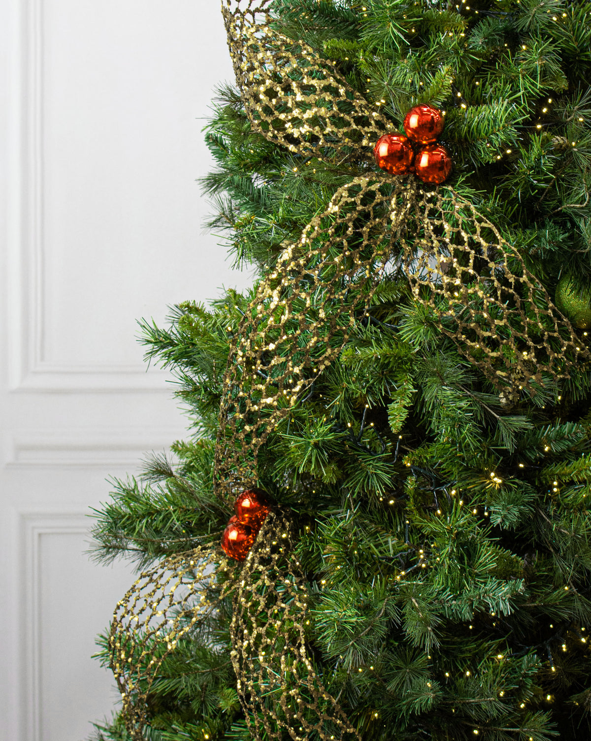 5" Glitter Chicken Wire Ribbon Garland: Gold (10') Lifestyle Photo