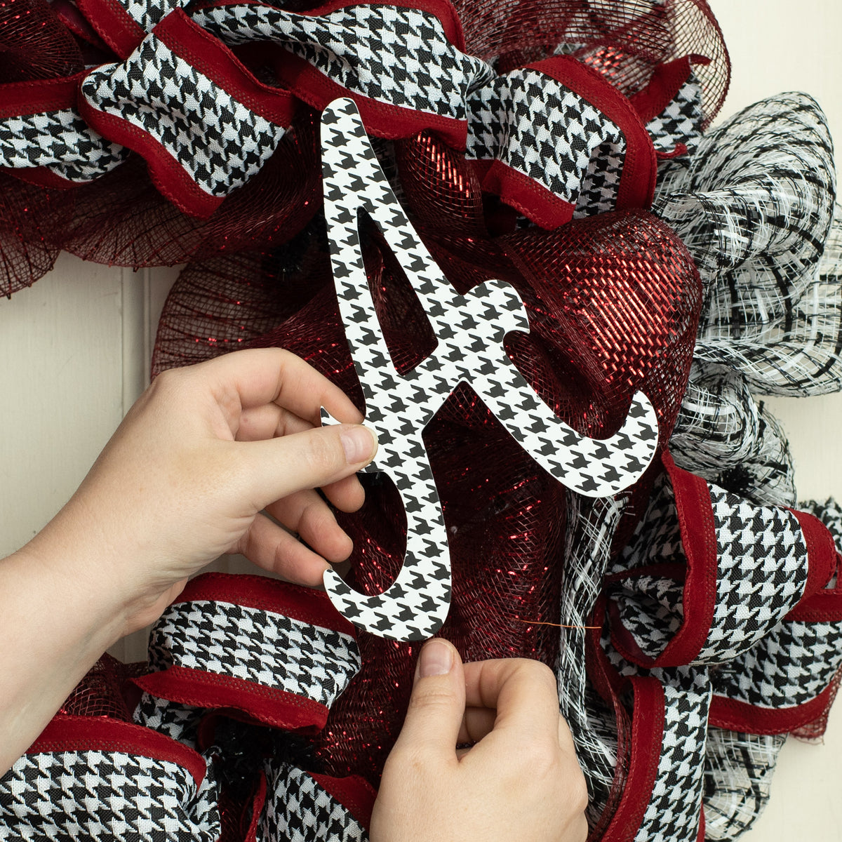7" Houndstooth Stylized A Lifestyle Photo