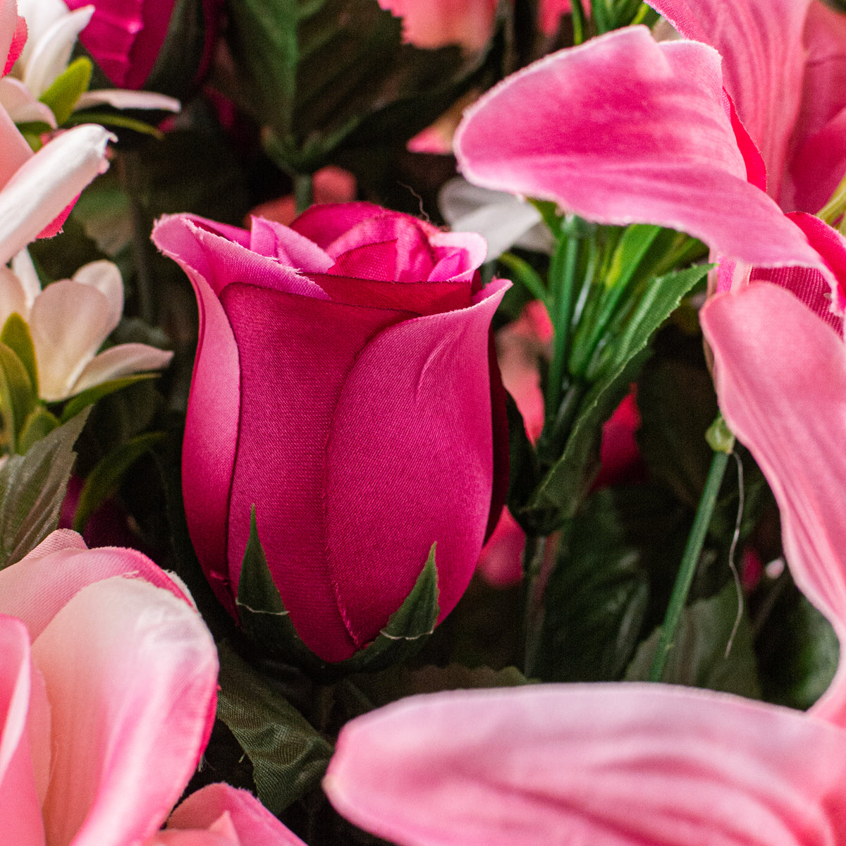 28" Lily, Rose & Daisy Mixed Bush: Pink & Beauty (36 Stem)