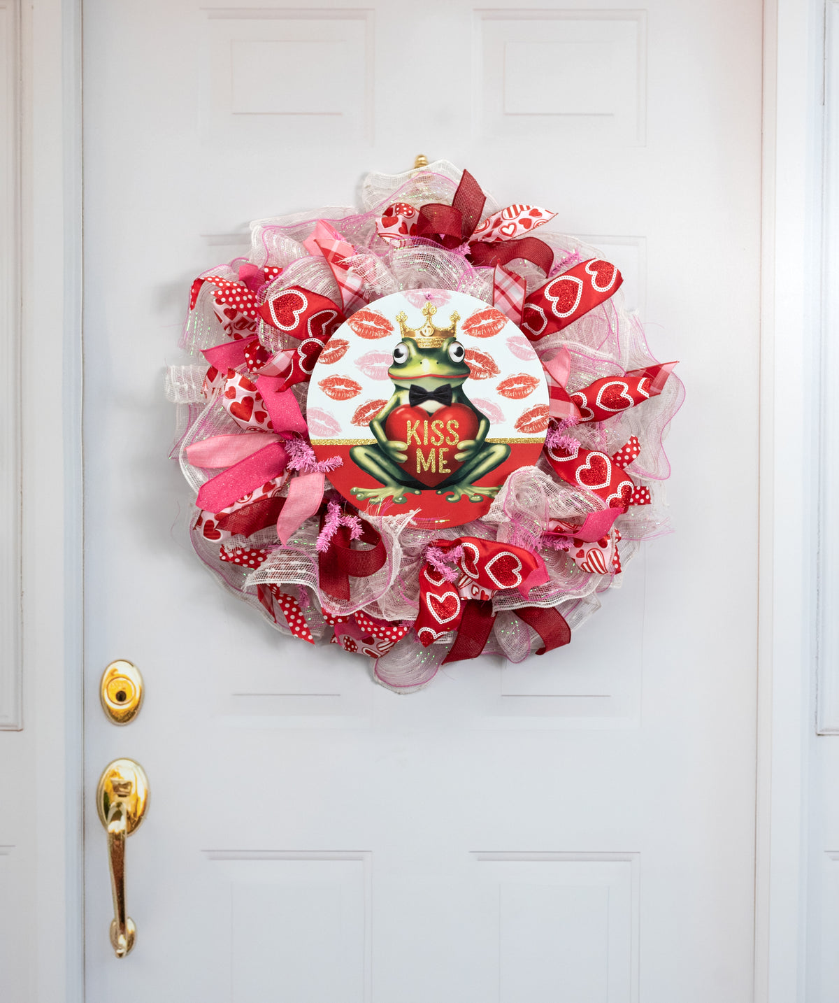 12" Round Metal Sign: Glittered Kiss Me Frog Prince