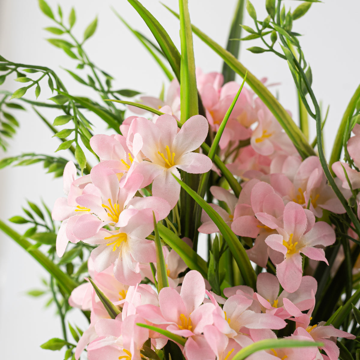 17" Wildflowers & Leaves Bush: Pink (12 Stem)