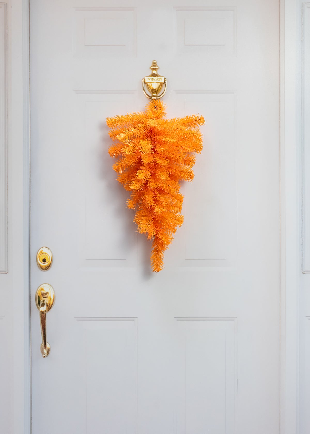 20" Pine Teardrop Swag: Orange (45 Tips)