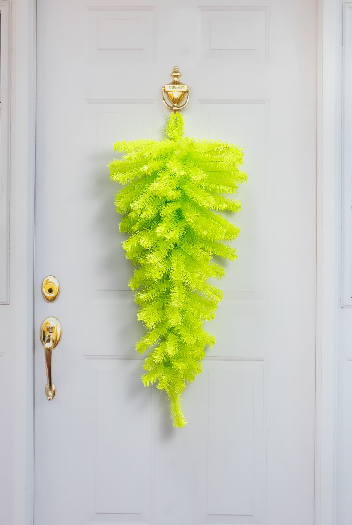 36" Pine Teardrop Swag: Lime Green (90 Tips)
