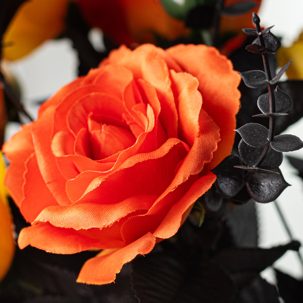 17" Rose Bush: Candy Corn Hues (12 Stem)