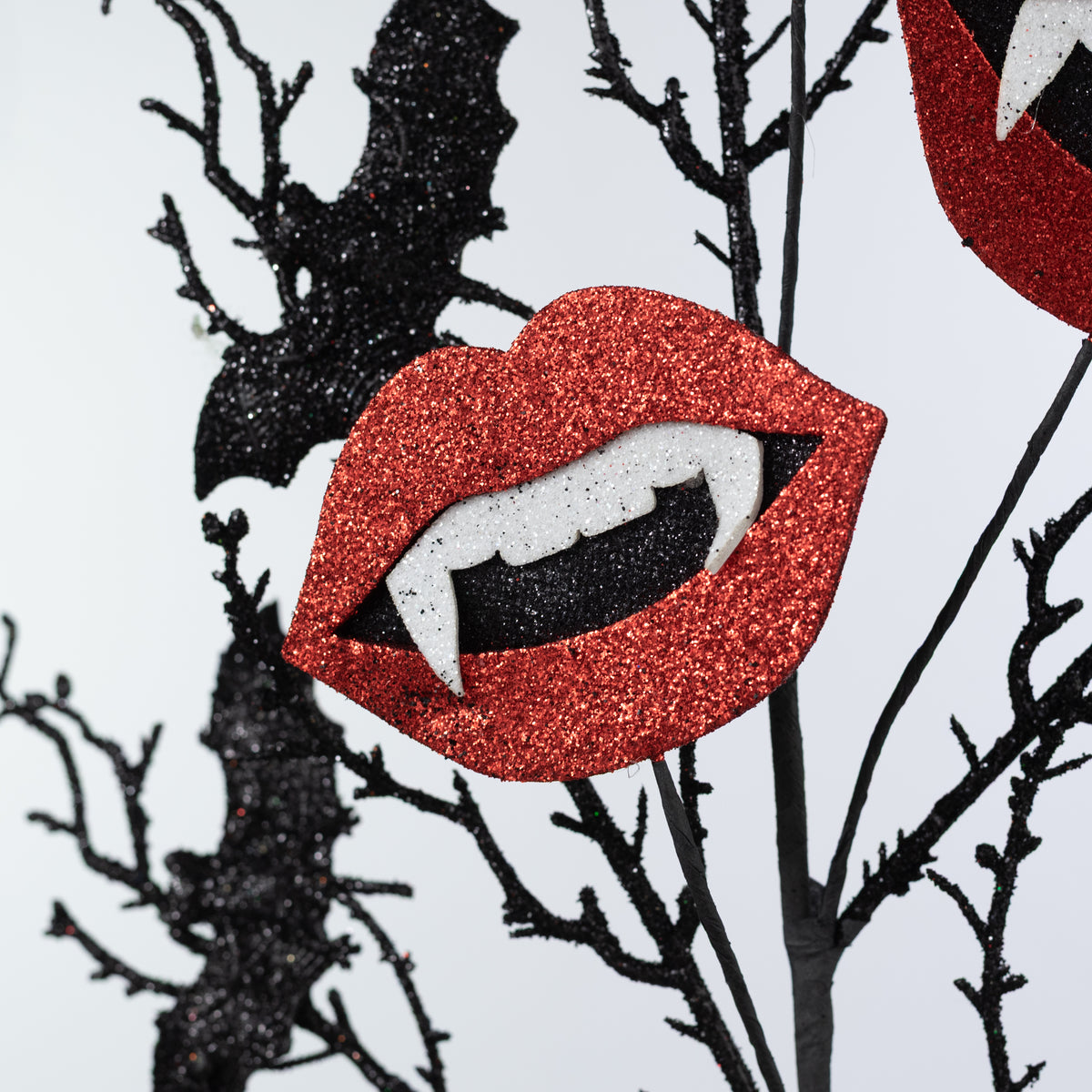 28" Glittered Foam Bats, Twigs & Vampire Lips Spray: Red