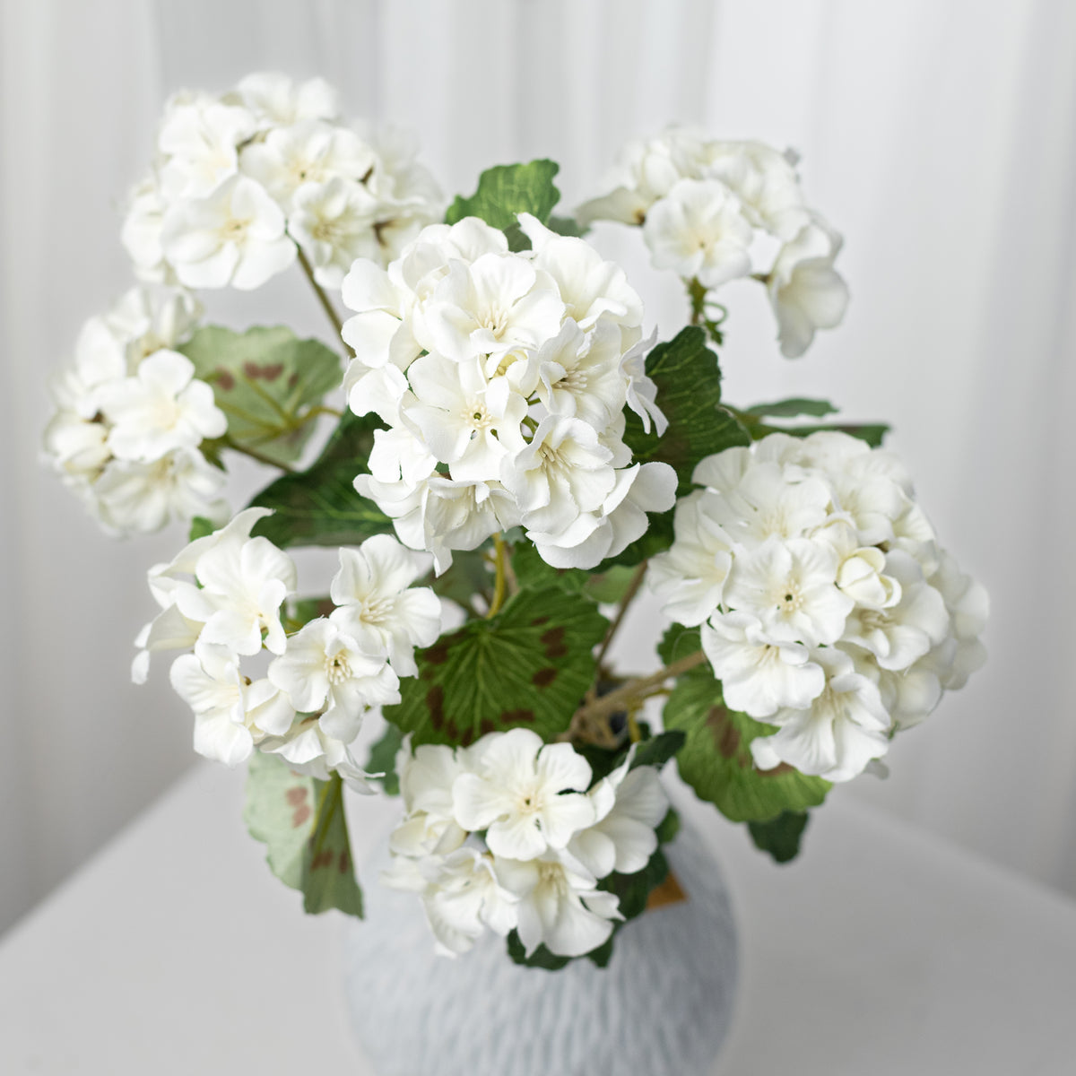 18" Artificial Geranium Bush: White (7 Stem)