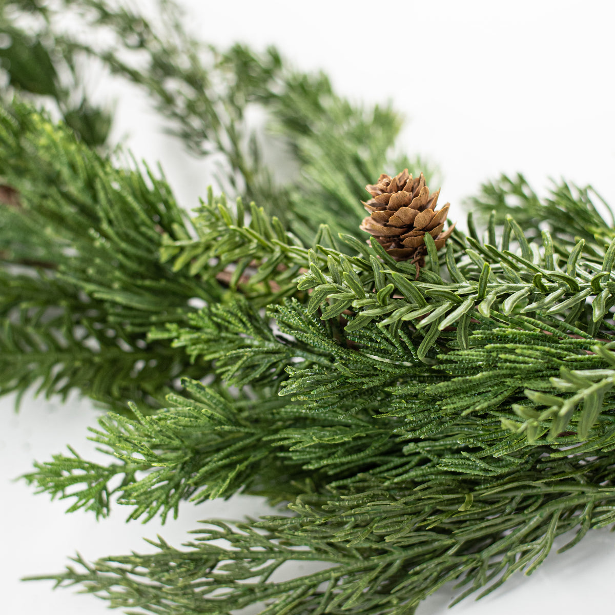6' Juniper Arborvitae Fir Garland detail photo 3