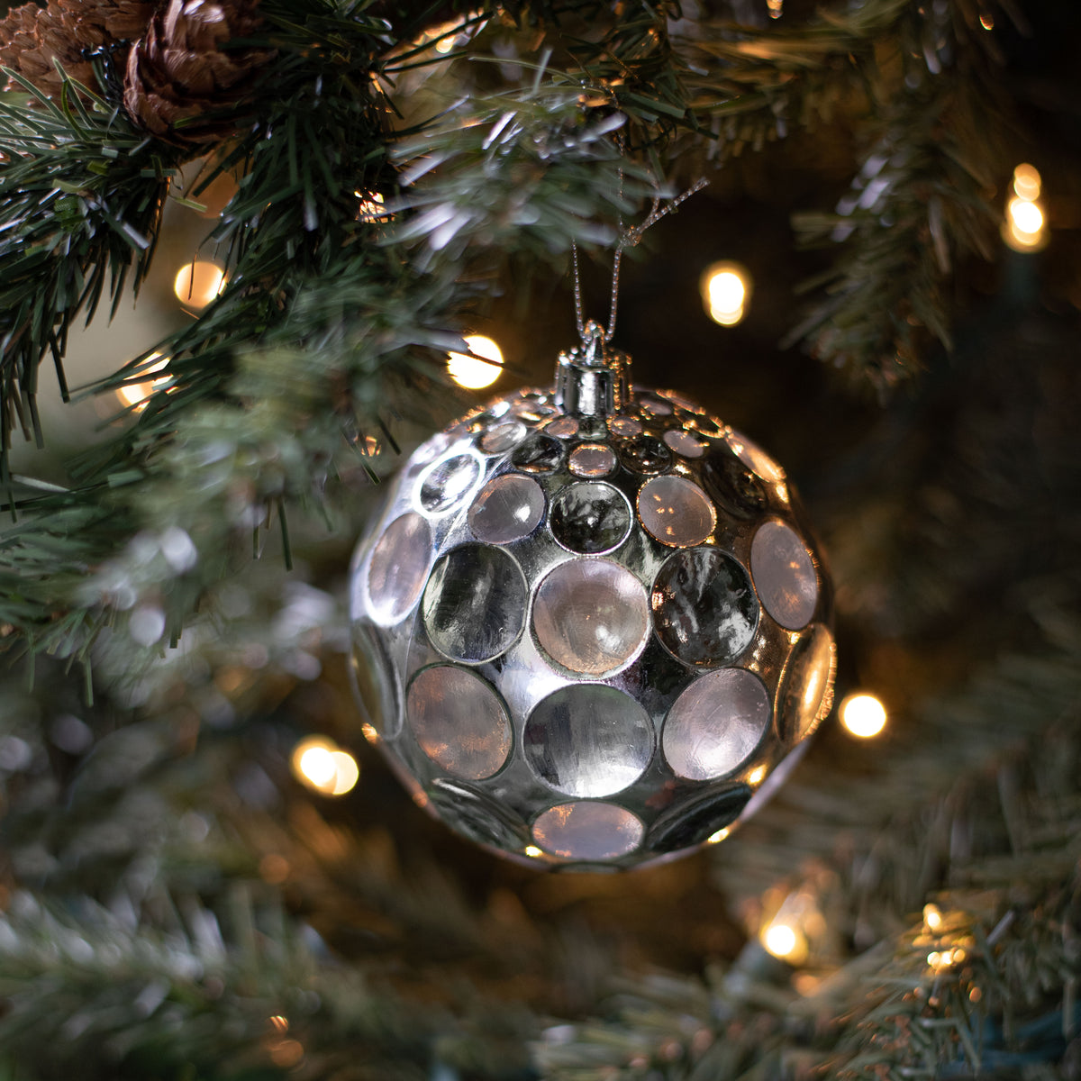 4" Mercury Dot Ball Ornaments: Silver (4) Lifestyle Photo