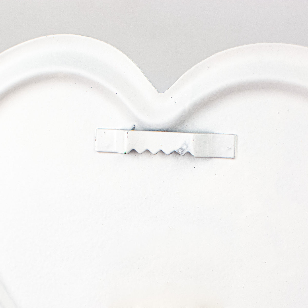11.5" Metal Embossed Hanger: Polka Dot Clover detail photo 4