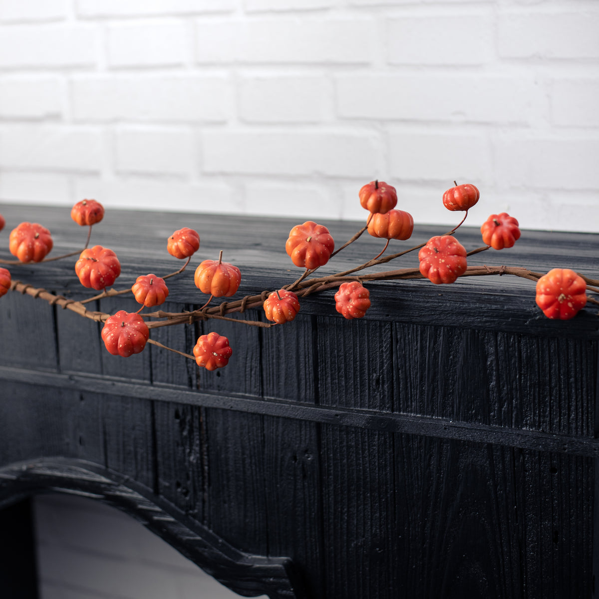 4' Mini Polka Dot Pumpkins Garland detail photo 3