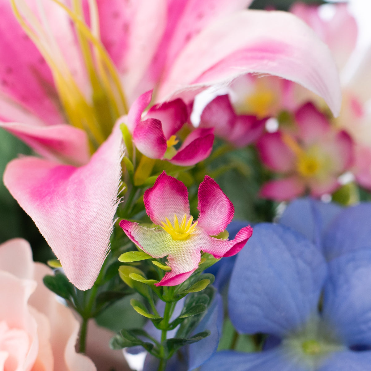 31" Peony Hydrangea Lily Bush detail photo 4