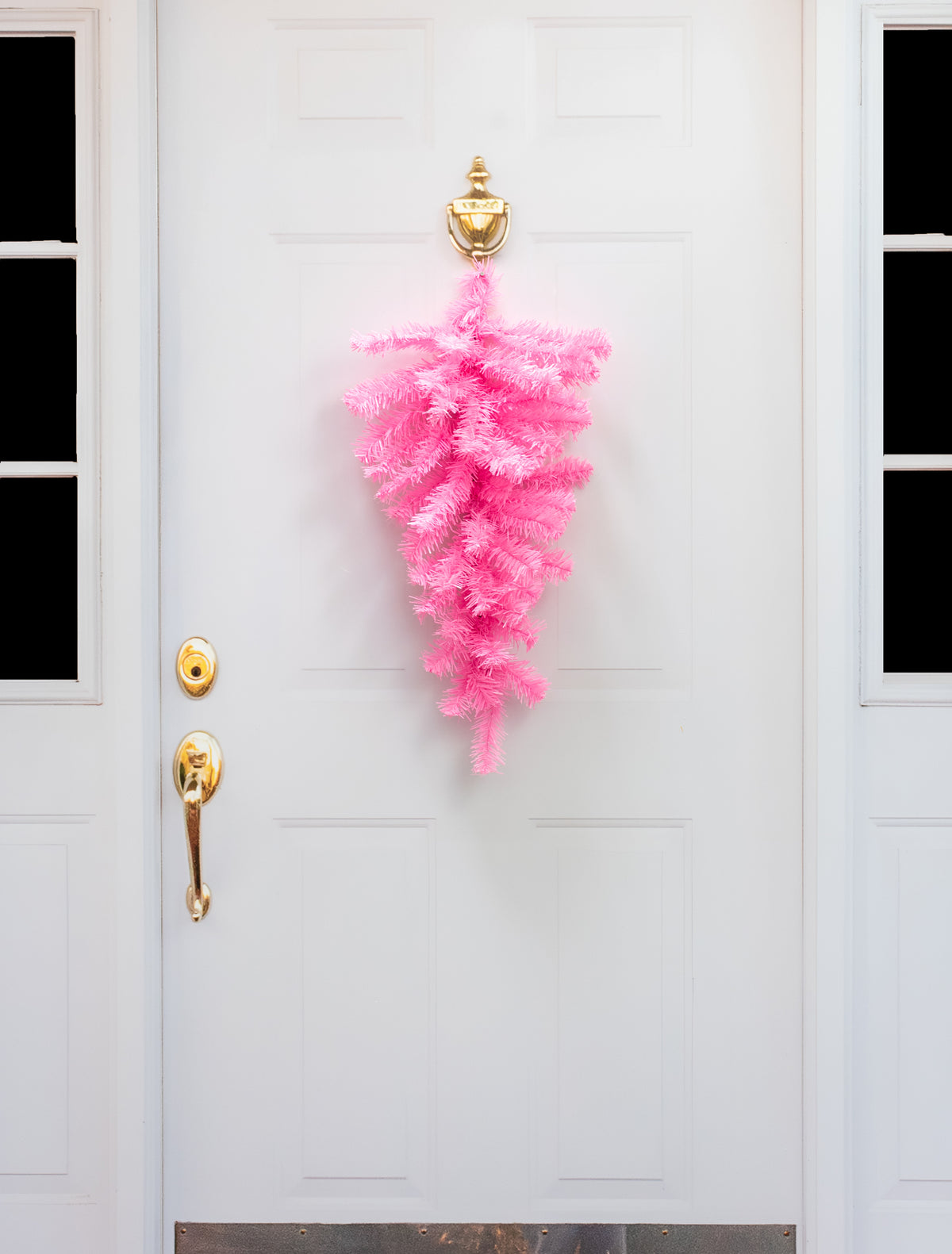 24" Pine Teardrop Swag: Pink (55 Tips) Lifestyle Photo
