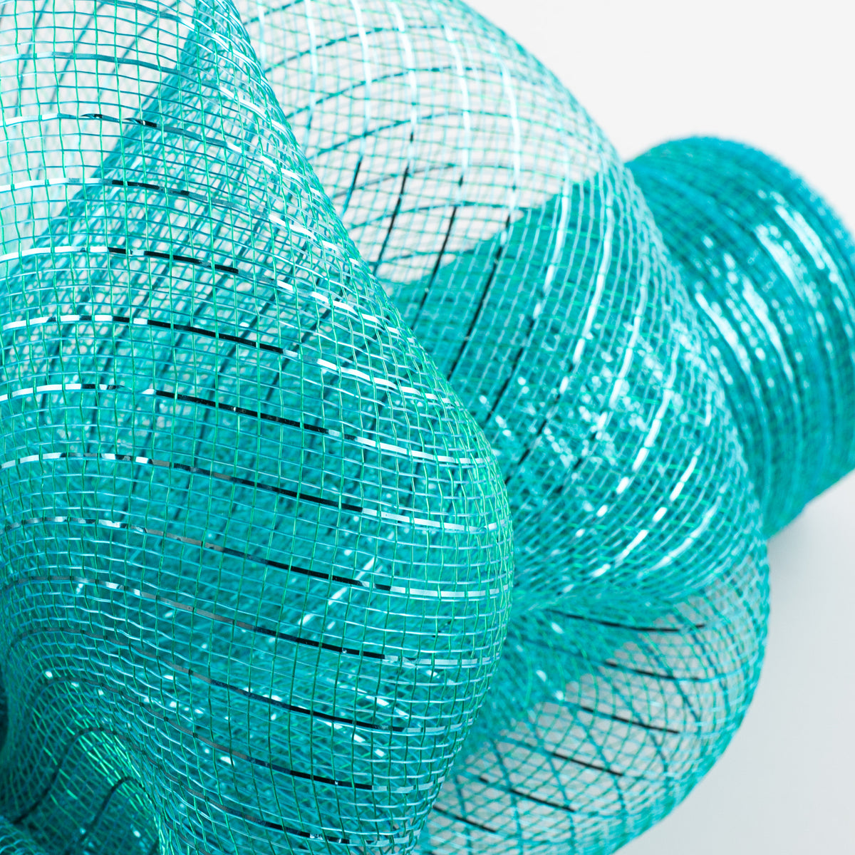 21" Poly Deco Mesh: Metallic Teal Lifestyle Photo