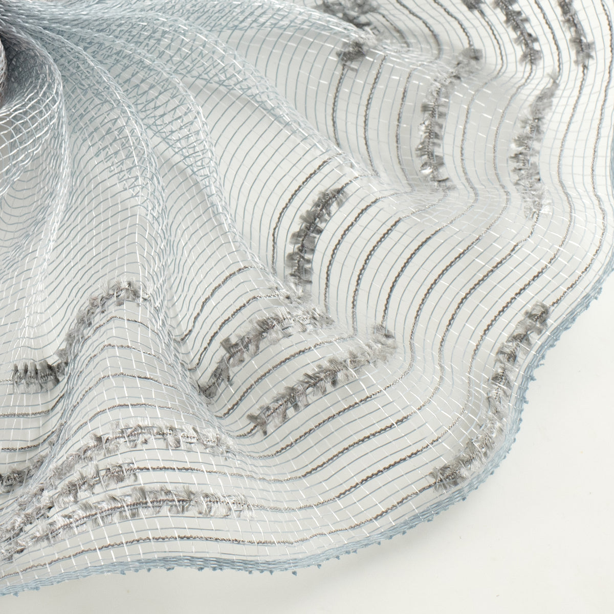 10" Random Double Drift Border Mesh: Silver Lifestyle Photo