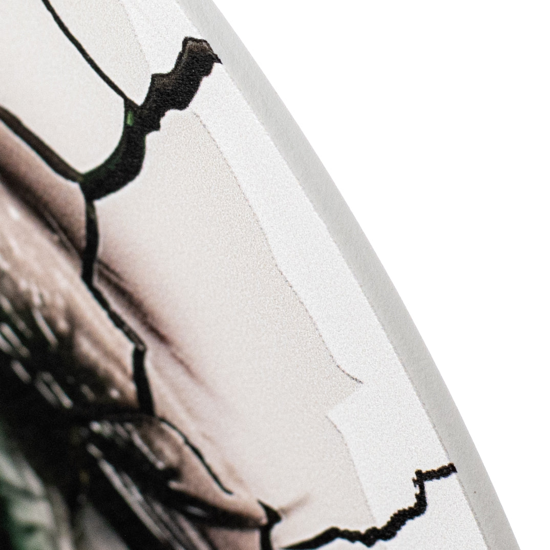 10.5" Round Waterproof Sign: Crackle Texture Doll Eye detail photo 3