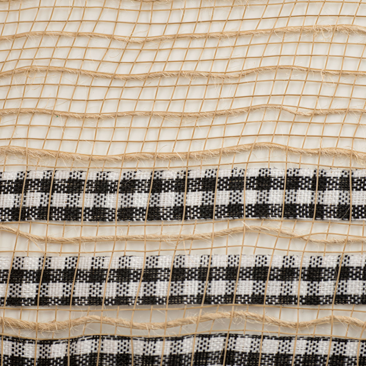 10" Ruffle Patterned Mesh: Natural Jute & Buffalo Plaid Print detail photo 3