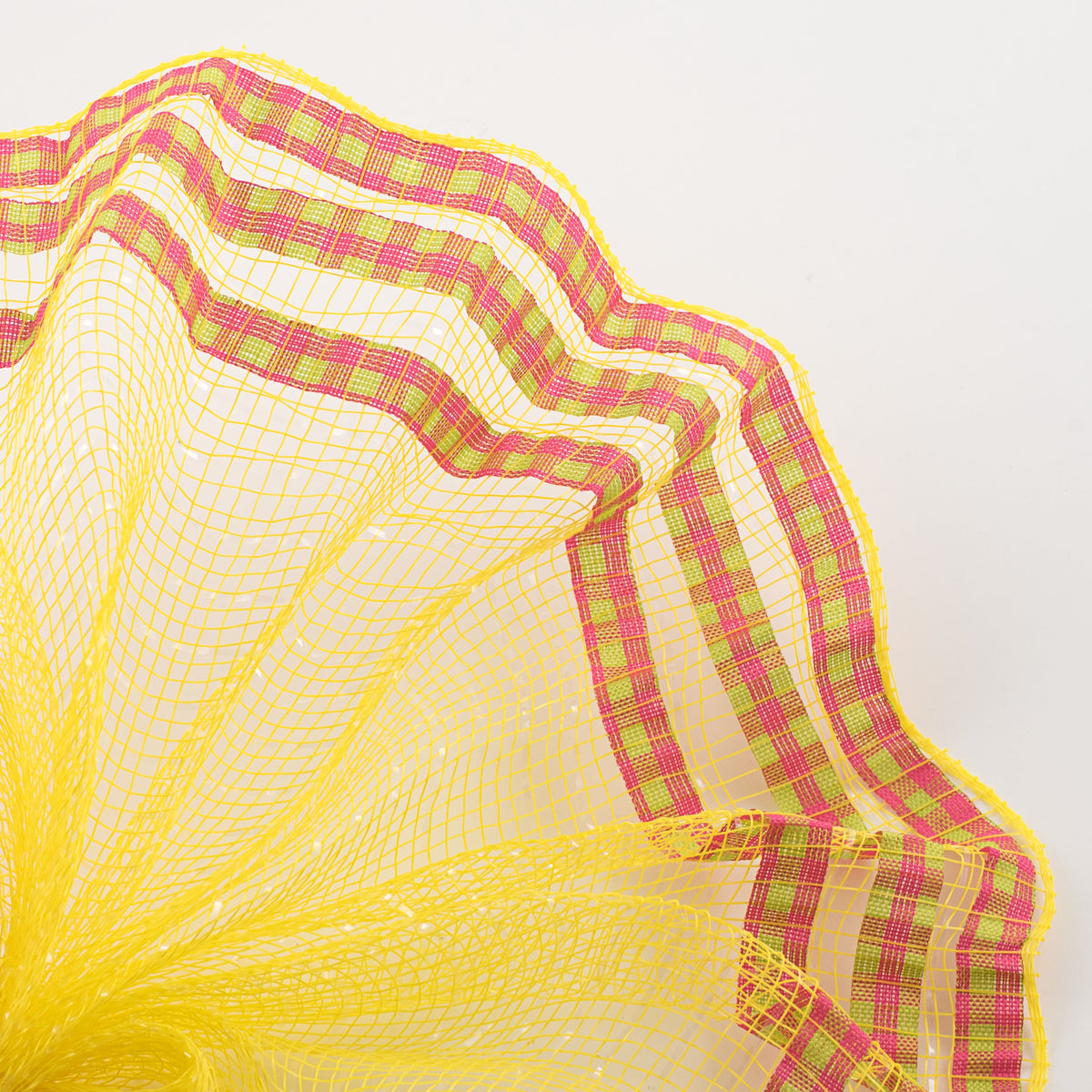 10" Ruffle Patterned Mesh: Yellow Metallic & Spring Plaid Edge Lifestyle Photo