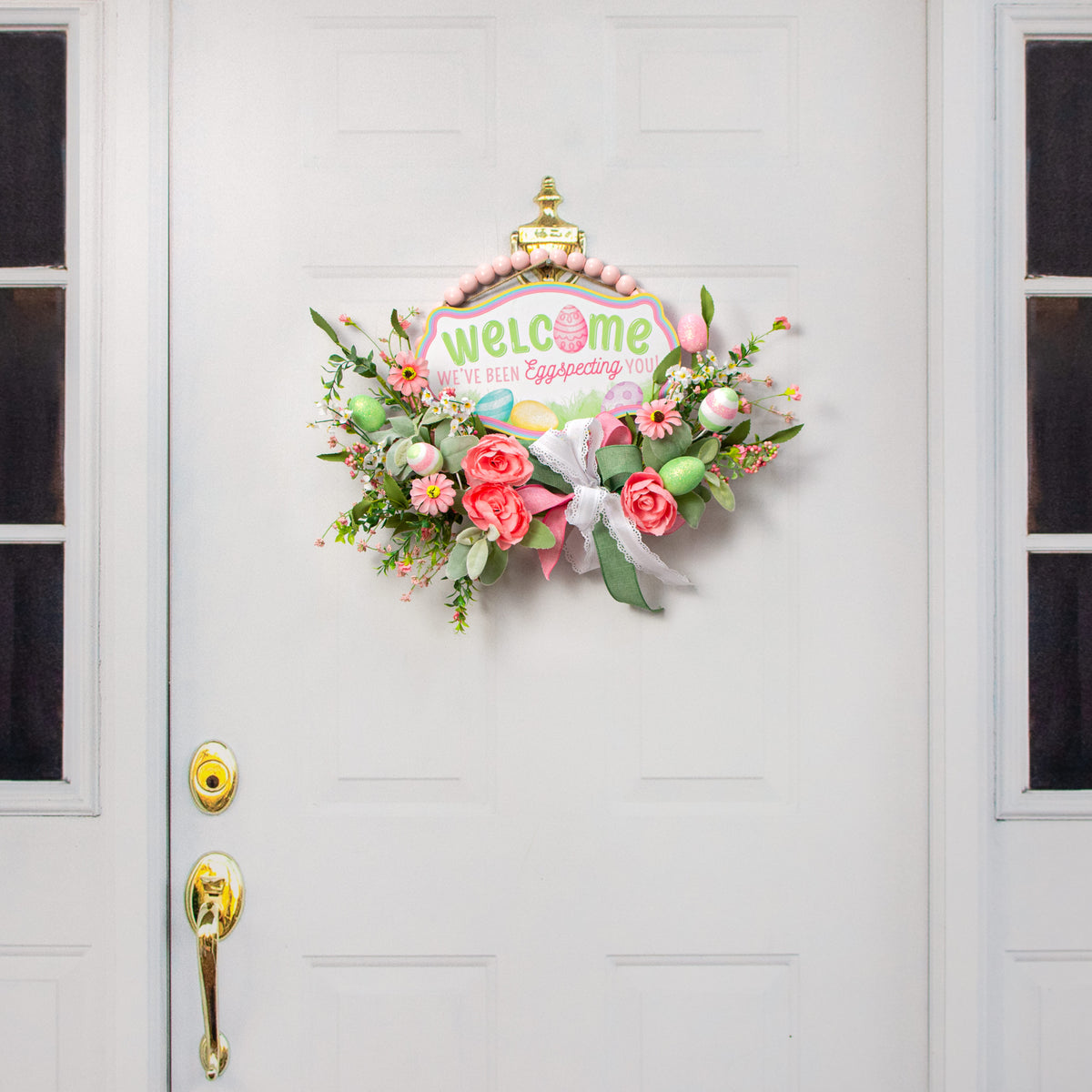 12" Scalloped Wood Sign: Welcome EGGspecting You detail photo 4
