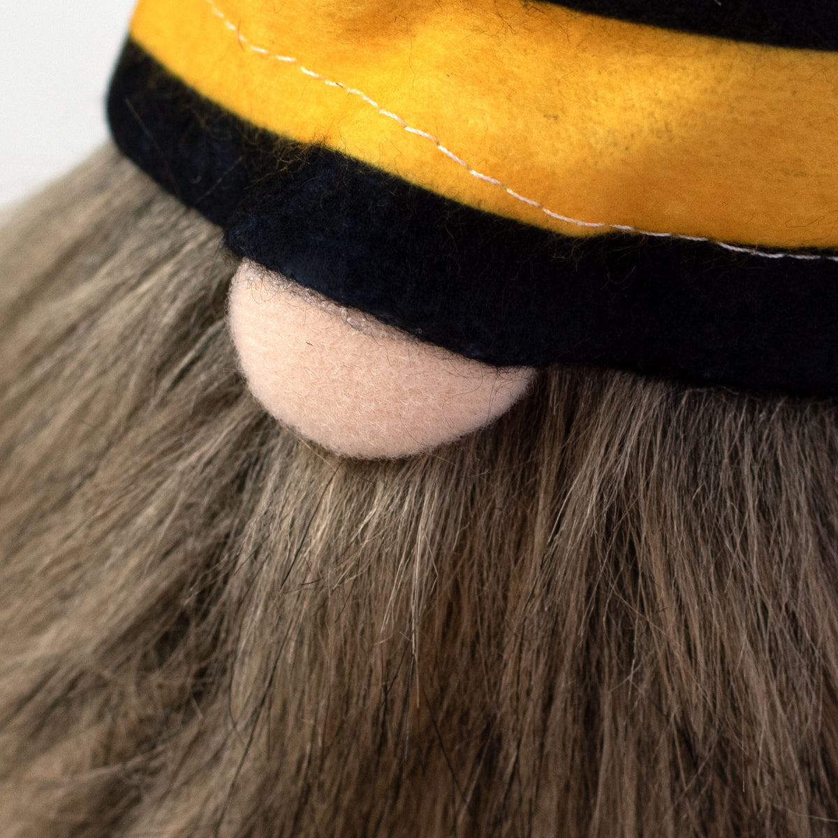 14" Sitting Gnome: Yellow & Black detail photo 3