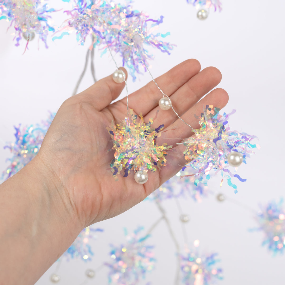 5' Tinsel Clusters & Pearls Garland: Iridescent Clear detail photo 3