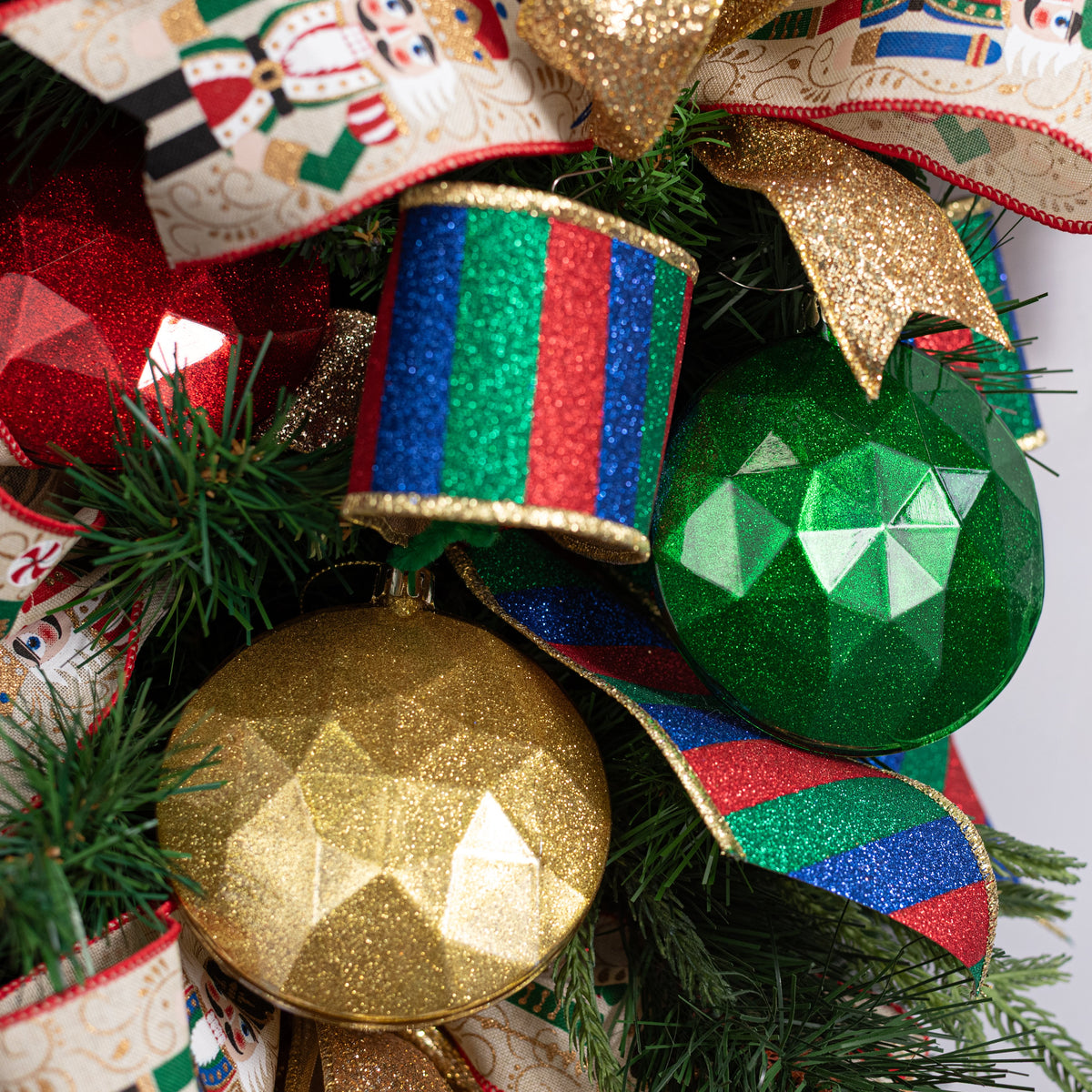 100mm Faceted Flat Round Gem Ornament: Glitter Inside Emerald Green detail photo 6