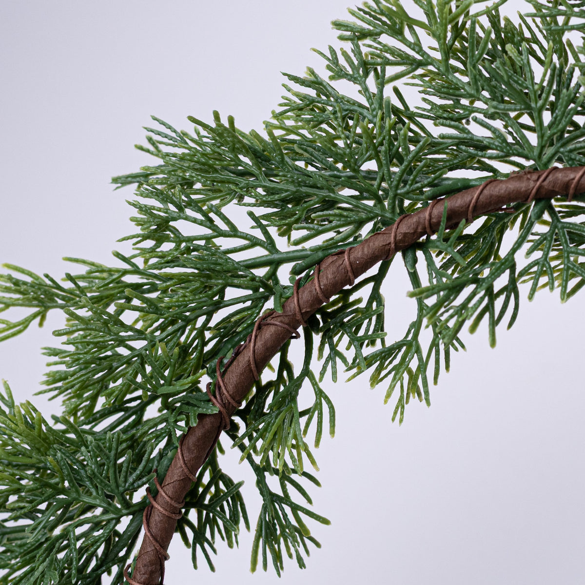 14" Soft Touch Cedar Plate Charger Wreath: Evergreen detail photo 6