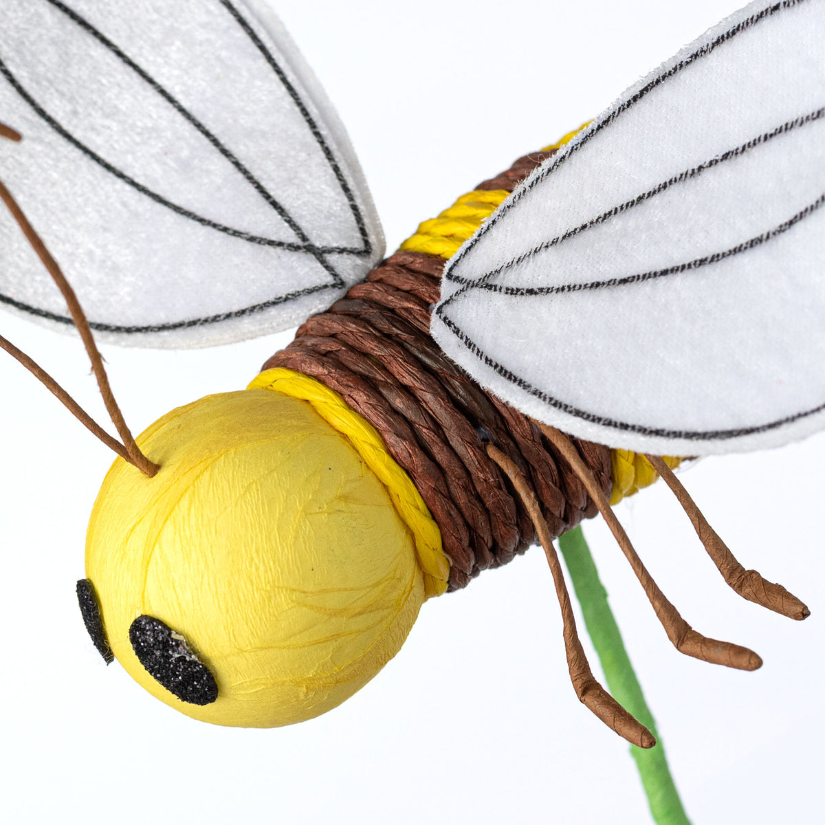 16" Twine Bumble Bee Pick Lifestyle Photo