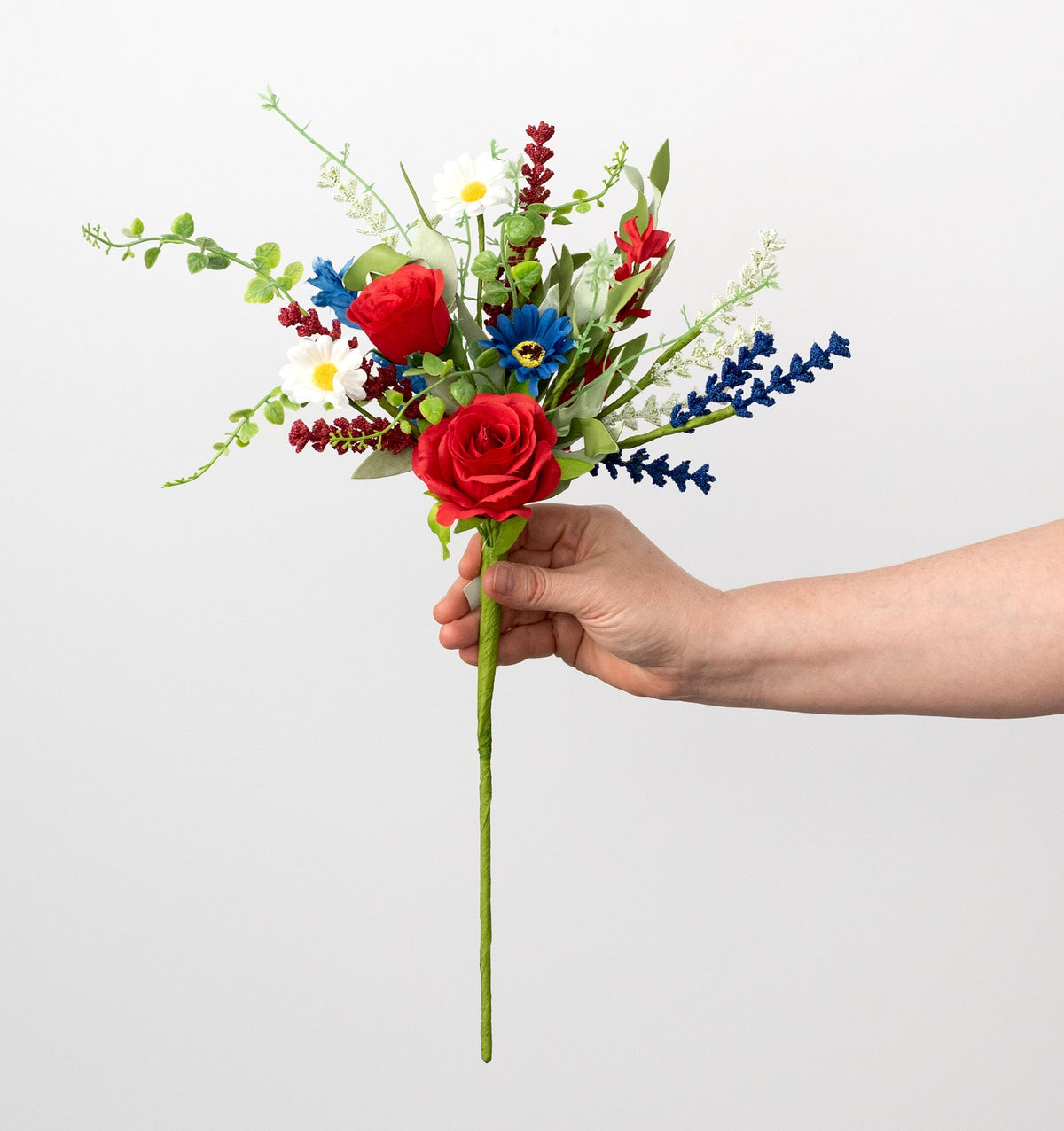 20" Roses & Daisies Filler Spray: Red, White & Blue detail photo 3