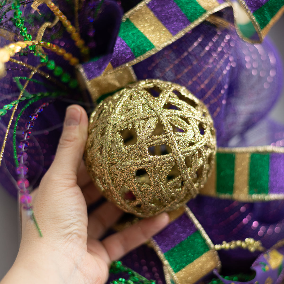 4" Glitter Lattice Ball: Gold