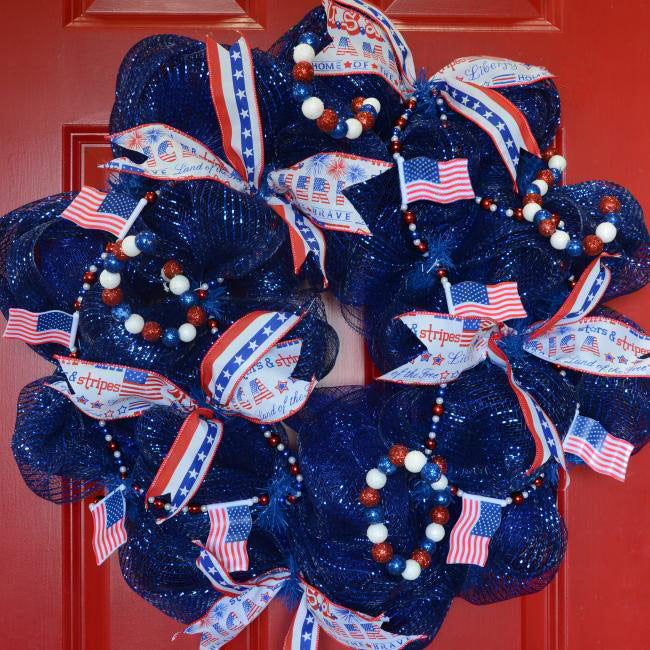 American Flags Bead Necklace Lifestyle Photo