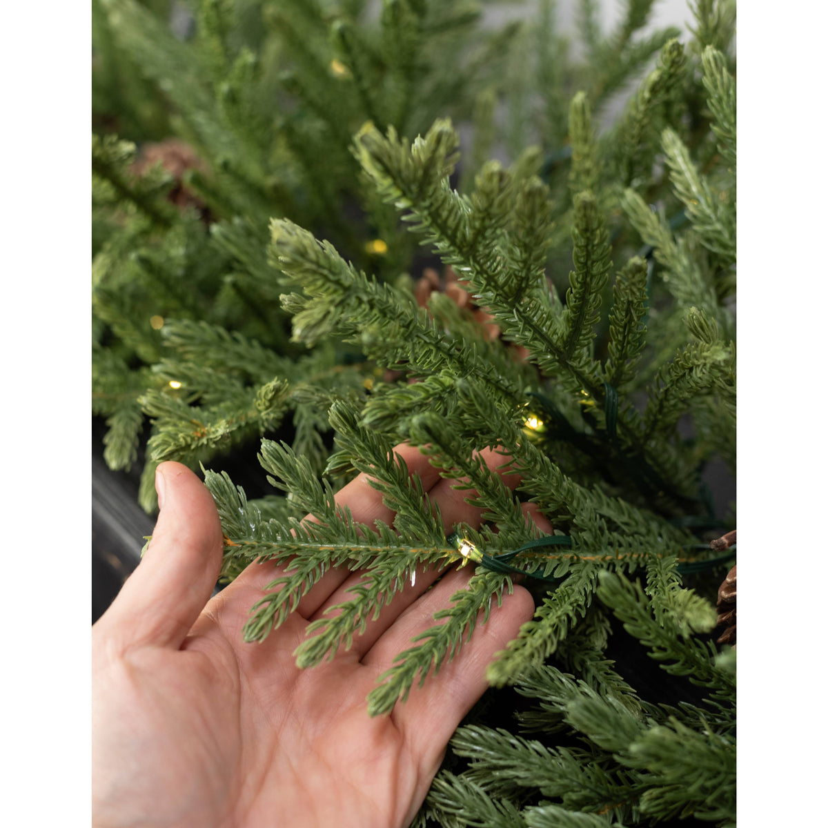 6' Battery Operated Lighted Spruce Garland (100 LEDs) detail photo 5
