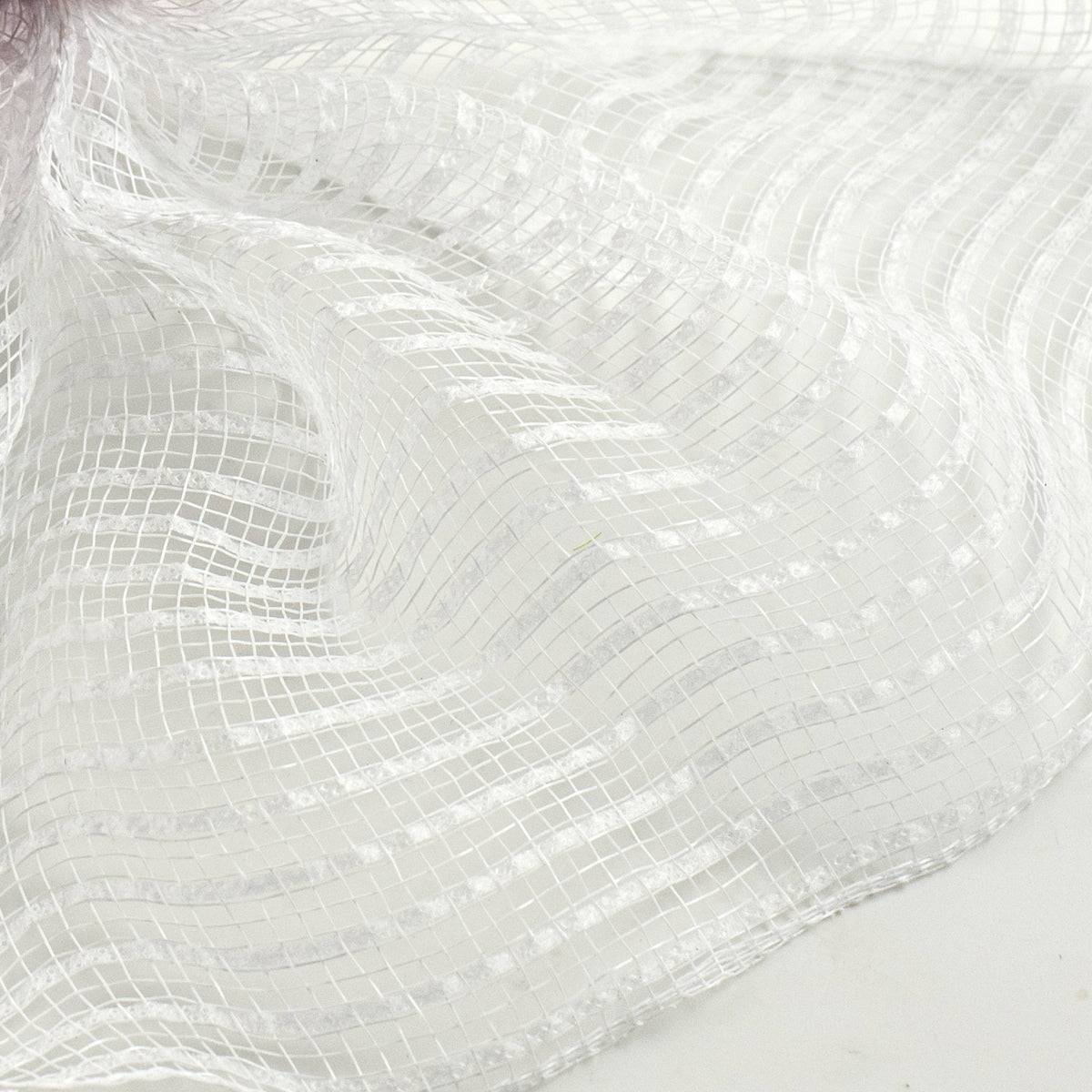10" Breeze Mesh: White Lifestyle Photo