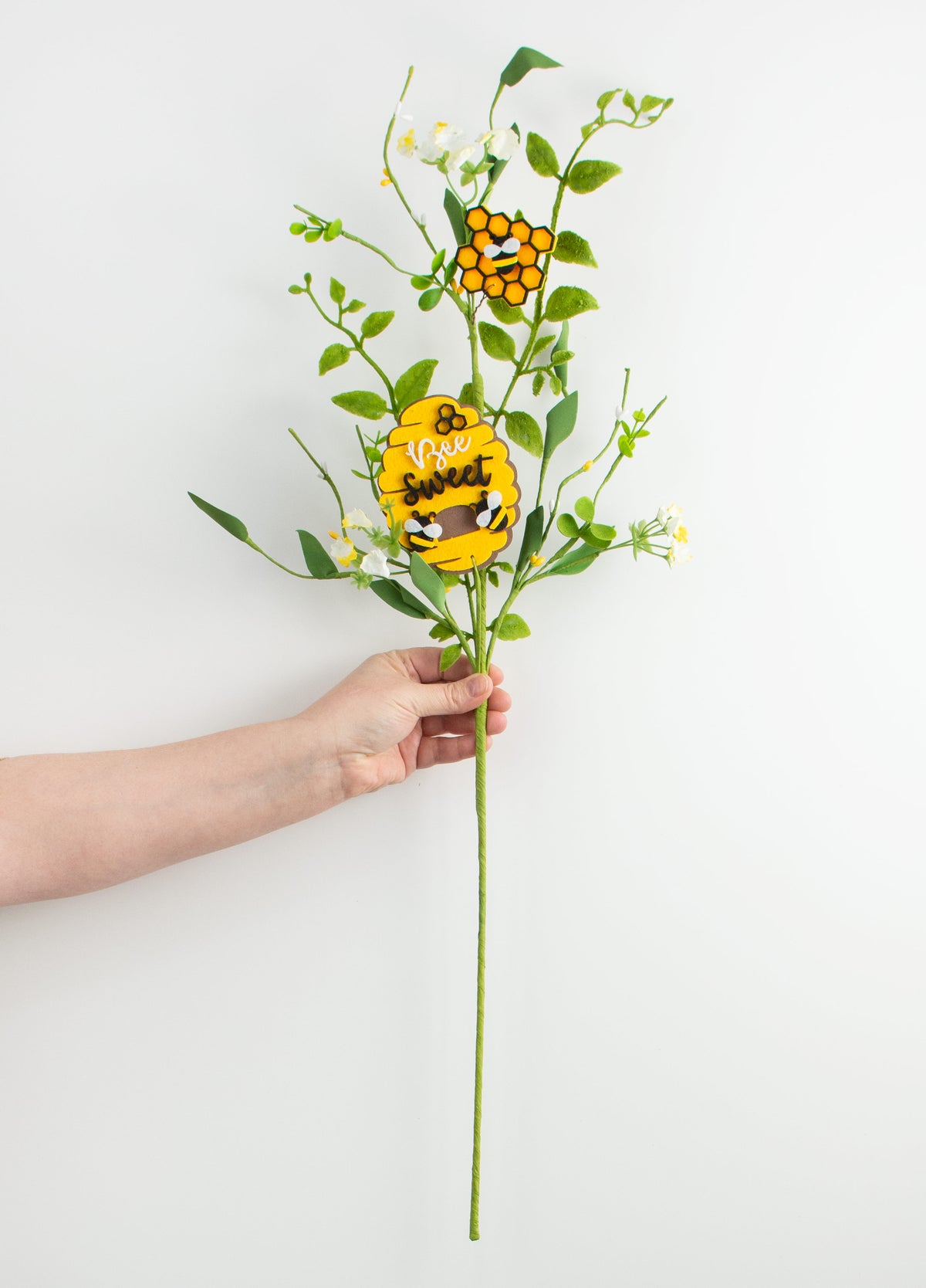 29" Bumblebee, Leaves, Hive, Honeycomb Greenery Spray detail photo 3