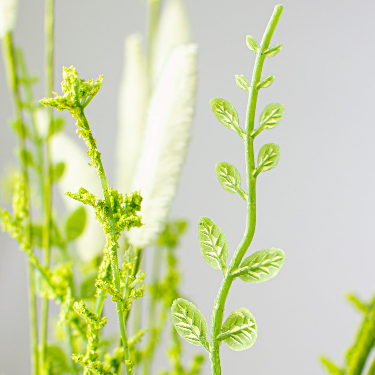 24" Bunny Tail & Leaves Bush: Cream detail photo 4