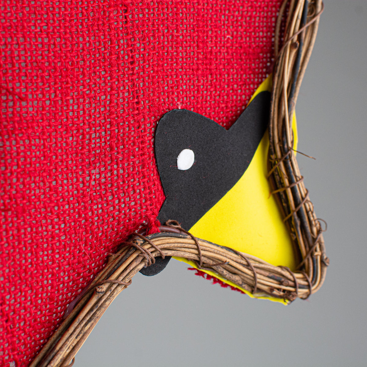 22" Cardinal Grapevine Twig Form detail photo 3