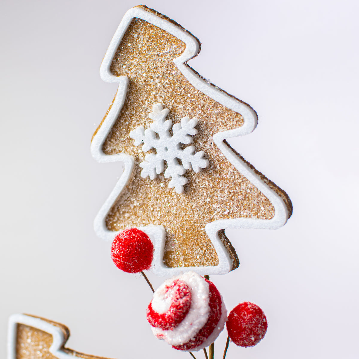 27" Christmas Tree Cookie Spray Lifestyle Photo