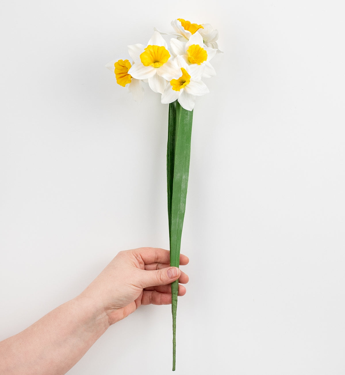 18" Daffodil Spray detail photo 3