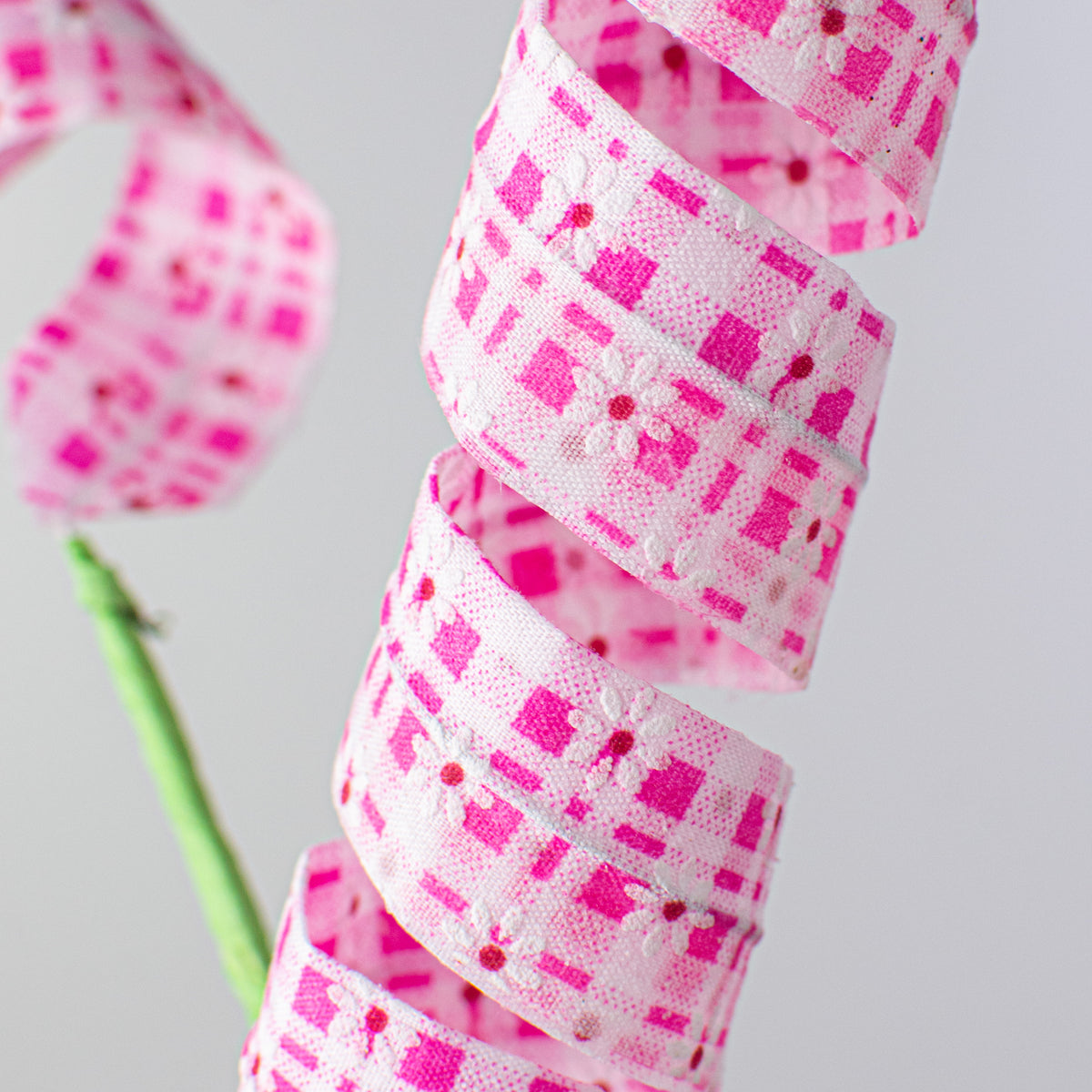 24" Daisy Fabric Curl Spray: Pink Plaid Lifestyle Photo