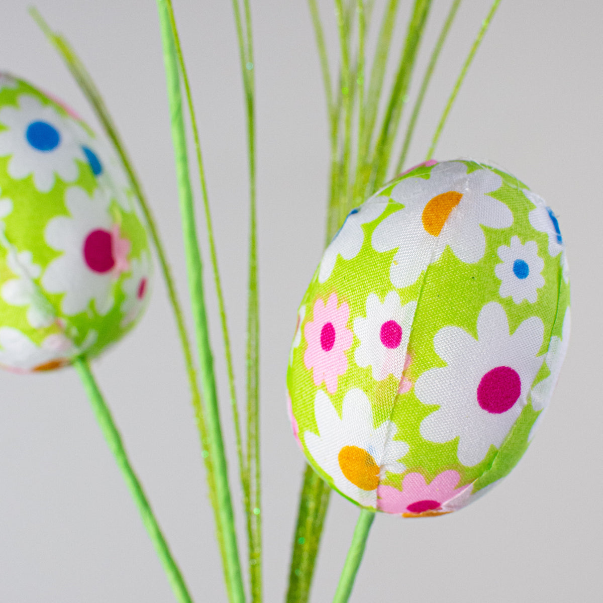 18" Daisy Fabric Egg Pick: Green Lifestyle Photo