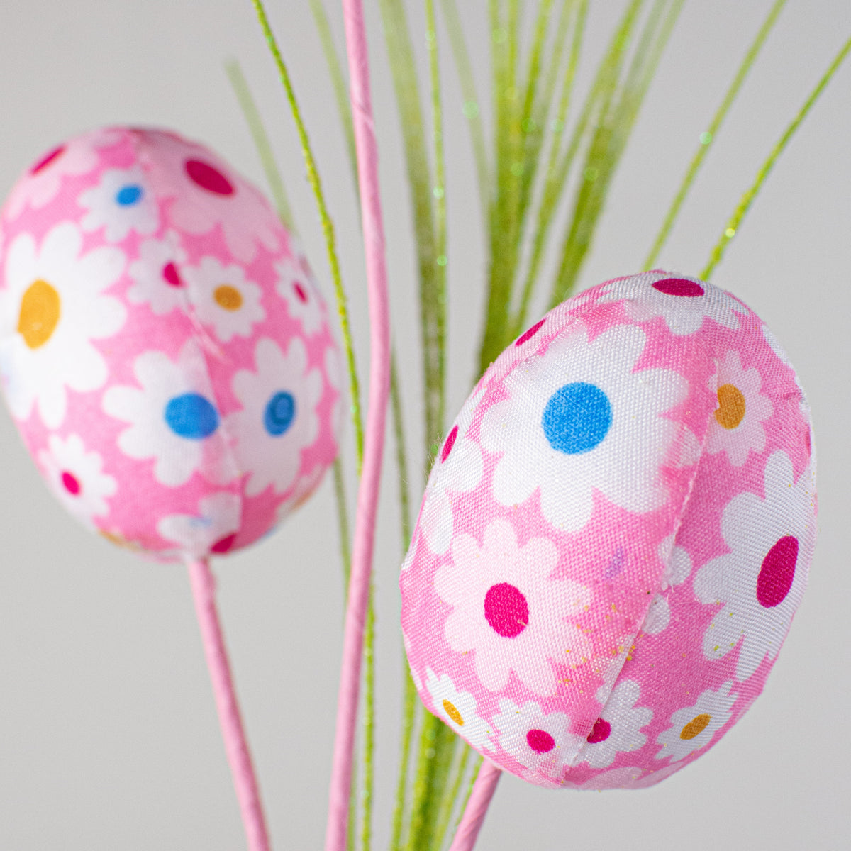 18" Daisy Fabric Egg Pick: Pink Lifestyle Photo
