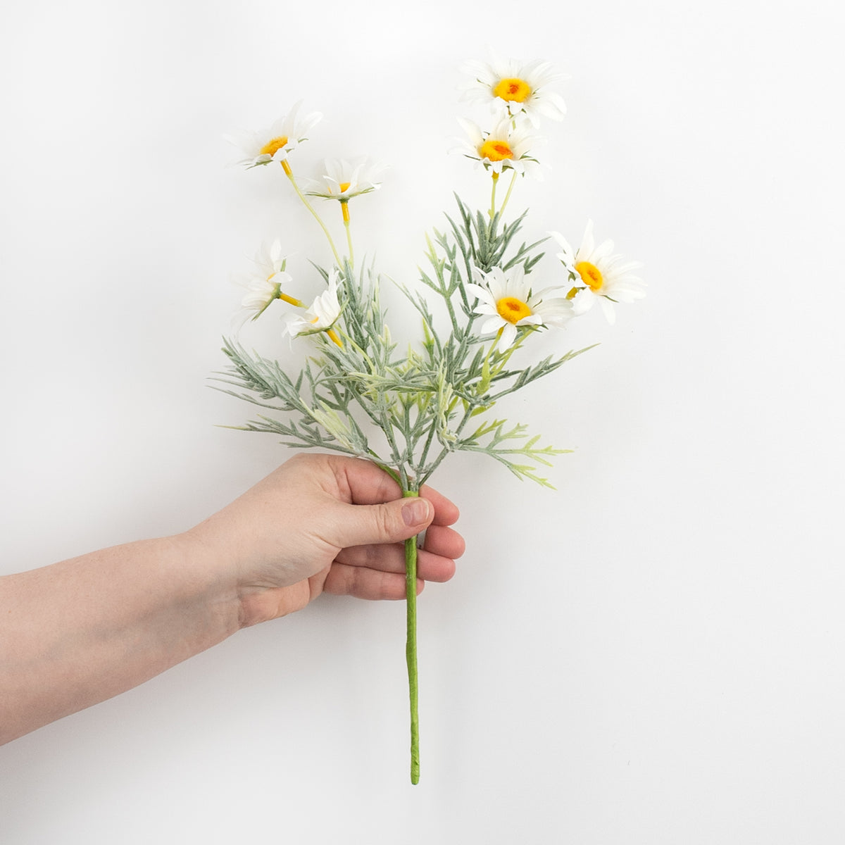 15" Daisy & Leaves Pick: White detail photo 3